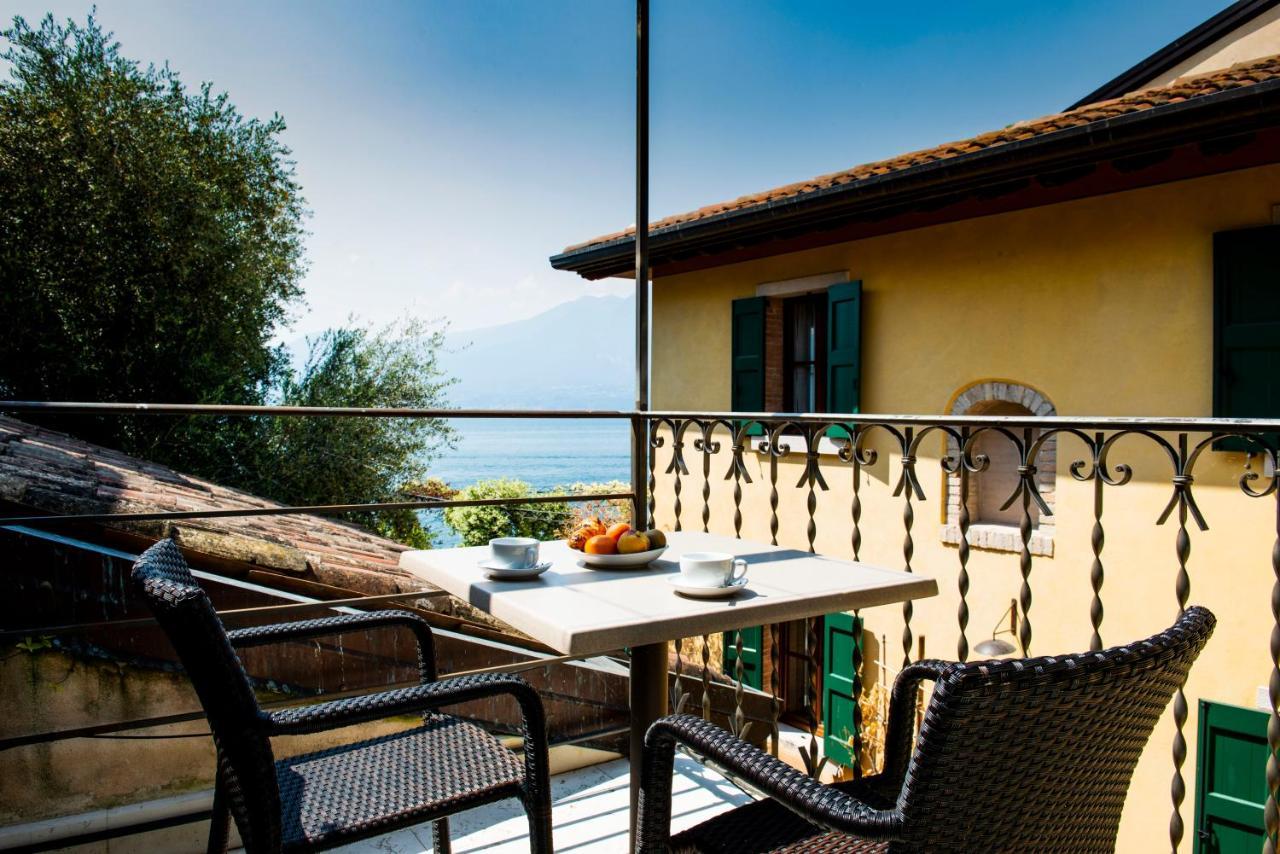 Villa Le Terrazze Torri Del Benaco Bagian luar foto