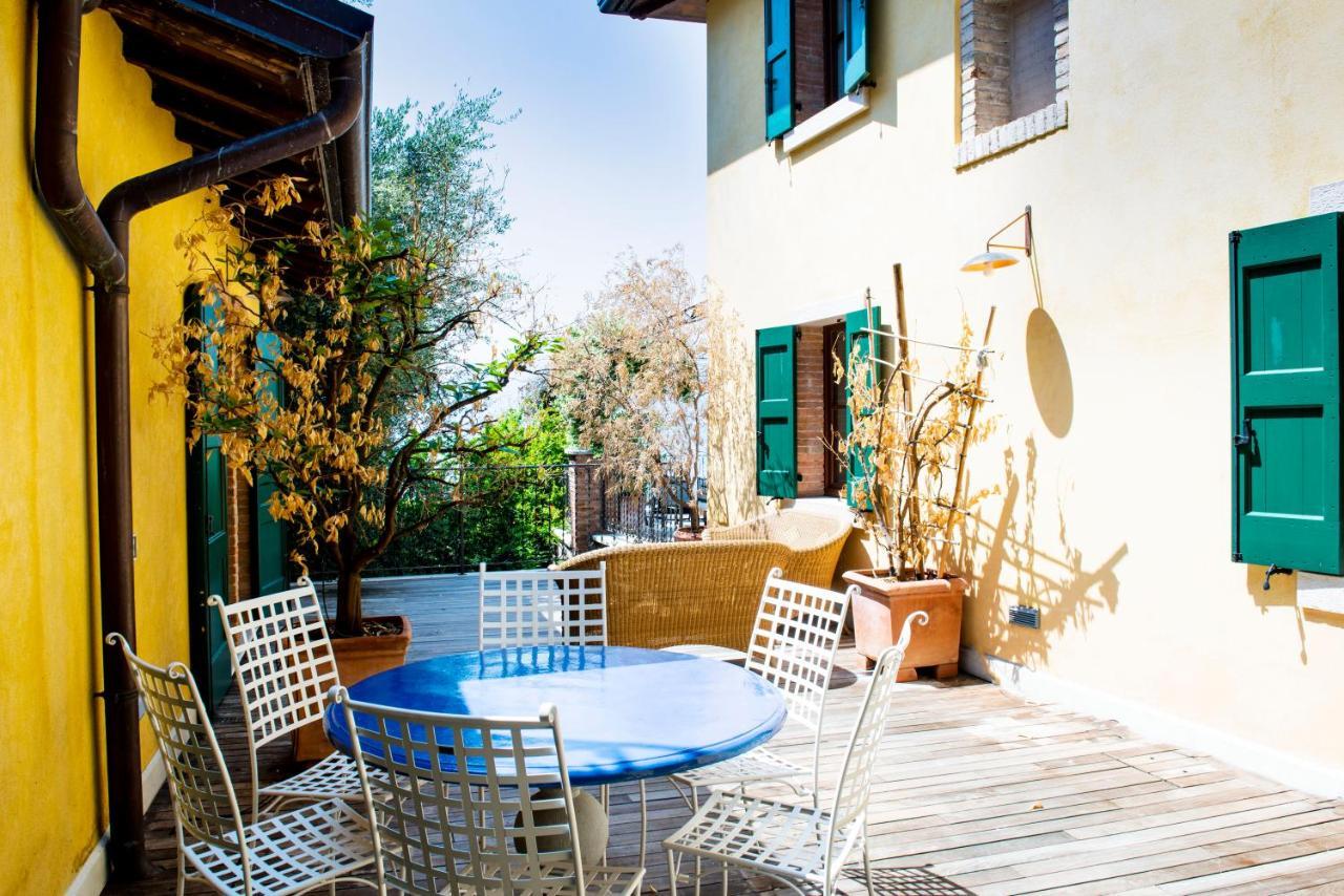 Villa Le Terrazze Torri Del Benaco Bagian luar foto