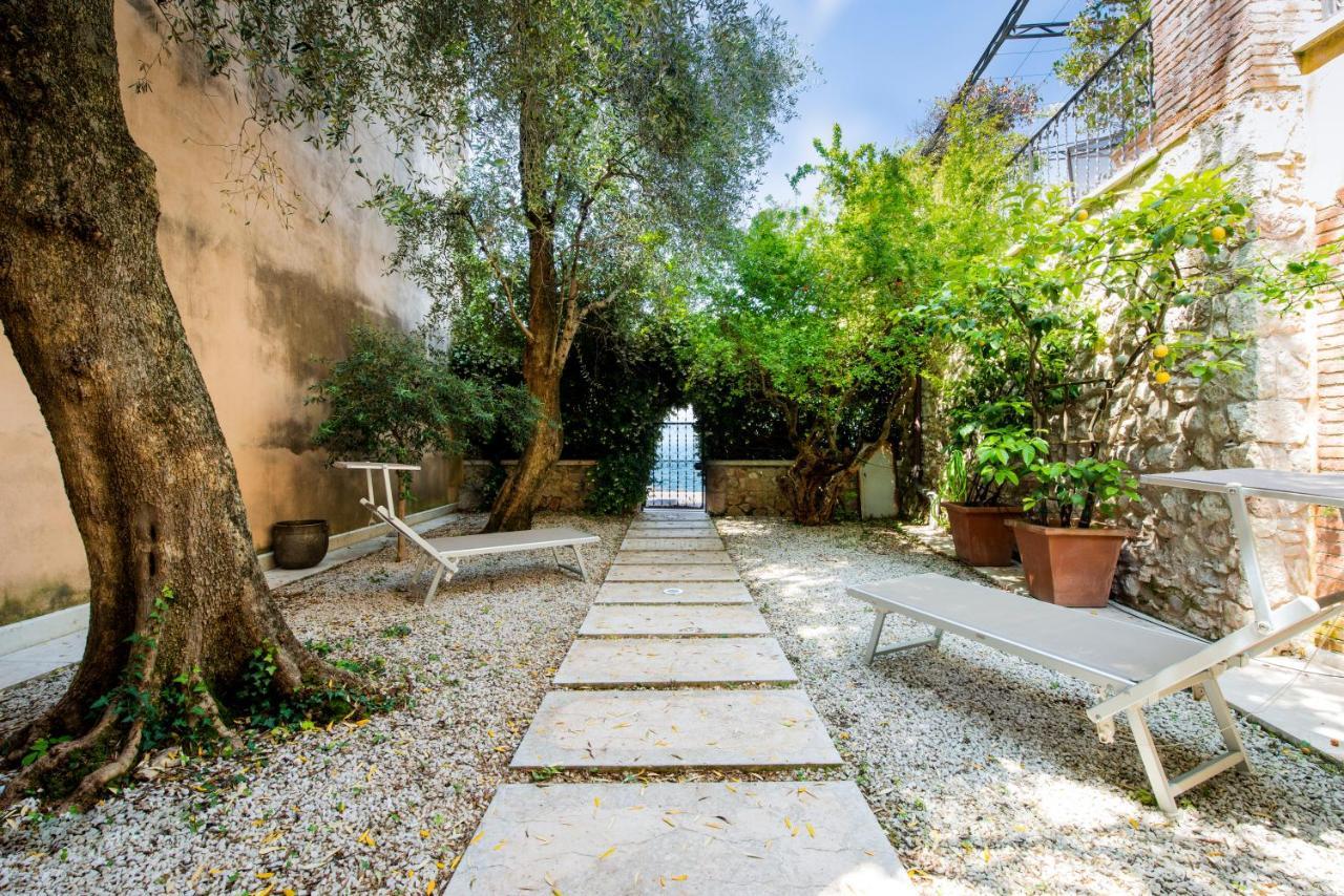 Villa Le Terrazze Torri Del Benaco Bagian luar foto